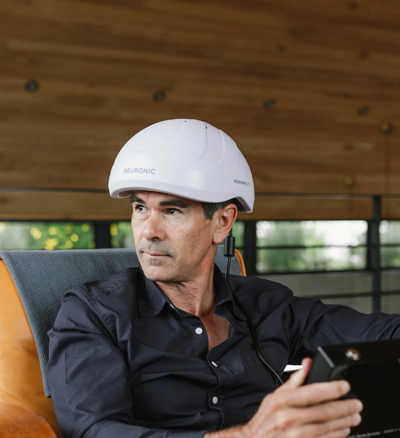 Load image into Gallery viewer, Neuradiant 1070nm Infrared Light Photobiomodulation Helmet with 256 LEDs and 4 - Quadrant Control