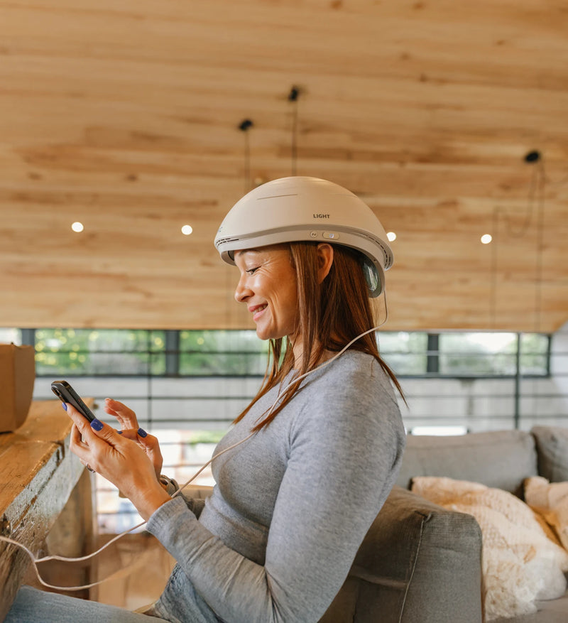 Load image into Gallery viewer, Neuronic LIGHT Portable 1070 nm Infrared Light Photobiomodulation Helmet with App Functionality
